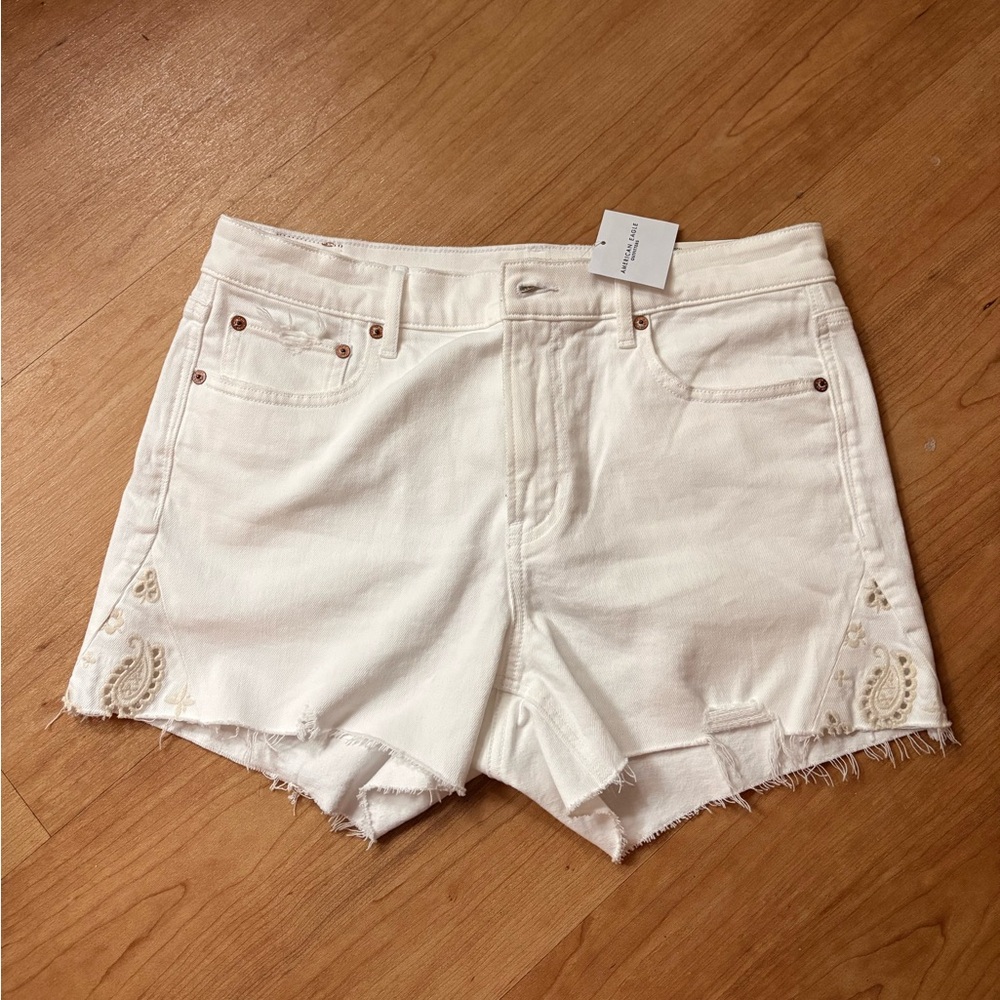 American Eagle Stretch Low-Rise Ex-Boyfriend Denim Shorts Size 4 NWT - Picture 2 of 4